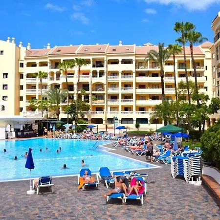 In Castle Harbour , Cristianos * 로스크리스티아노스